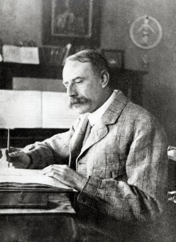 Sir Edward Elgar (1857-1934) de English Photographer