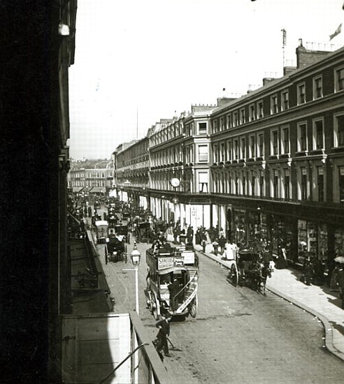 A View of Westbourne Grove, London, showing Whiteley''s department store, c.1890 de English Photographer