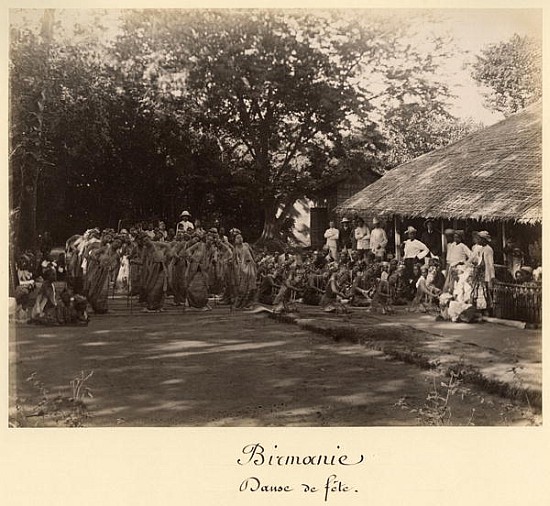 Burmese dancers celebrating, Burma, late 19th century de English Photographer