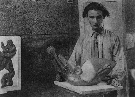 Henri Gaudier-Brzeska with his sculpture ''Bird Swallowing Fish'' in Kettle''s Yard, University of C de English Photographer