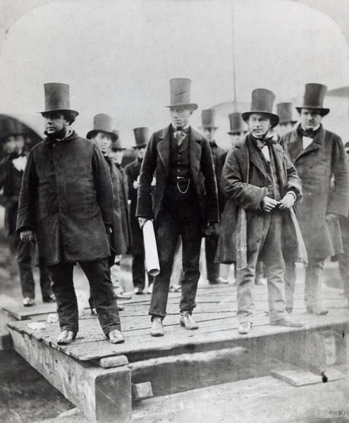 (L to R) John Scott Russell, Henry Wakefield, Isambard Kingdom Brunel and Lord Derby at the launch o de English Photographer