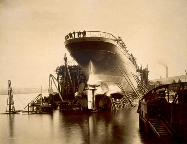 RMS Campania, 1892 (b/w photo)  de English Photographer