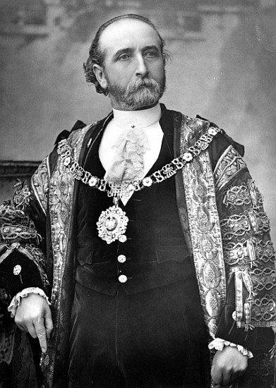 Sir James Whitehead, Lord Mayor of London, c.1888-9 de English Photographer