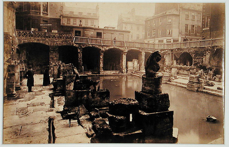 The Great Roman Bath, Bath (b/w photo)  de English Photographer