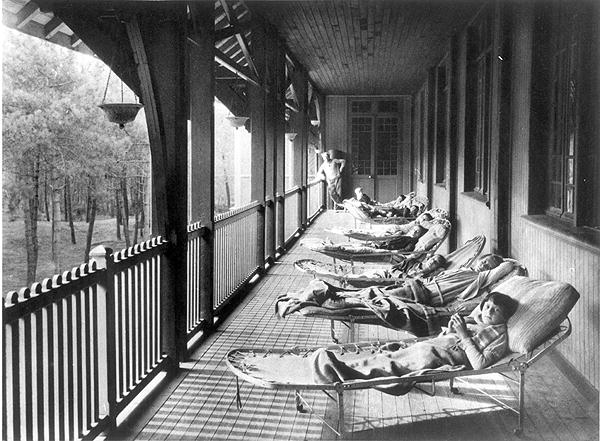 Children at a convalescent home in the Vosges, from a brochure for ''L''Enfance Cooperative'', c.193 de French Photographer