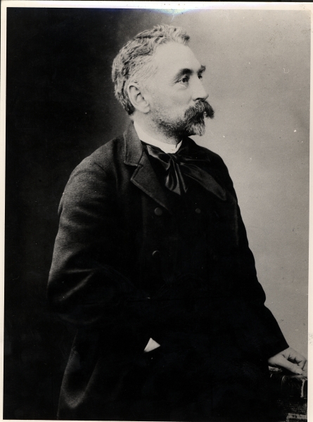 Stephane Mallarme (1842-98) (b/w photo)  de French Photographer