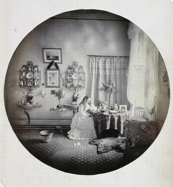 Interior of Muckross House, c.1865 (albumen print)  de Irish Photographer (19th Century)