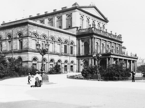 The Theatre at Hannover, c.1910 (b/w photo)  de Jousset