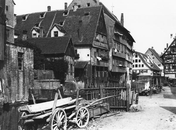 View of the Old Quarter, Ulm, c.1910 (b/w photo)  de Jousset