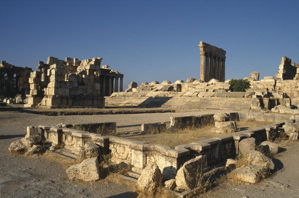 Sanctuary of Jupiter Heliopolitanus, The Great Court, High Imperial Period (27 BC-395 AD) (photo)  de Roman Imperial Period (27 BC-476 AD)