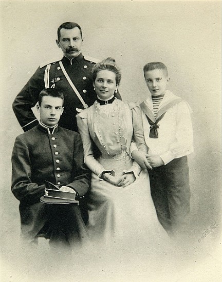 Family portrait of Princess Zenaida Yusupova, Count Felix Sumarokov-Elston and sons Nikolai and Feli de Russian Photographer