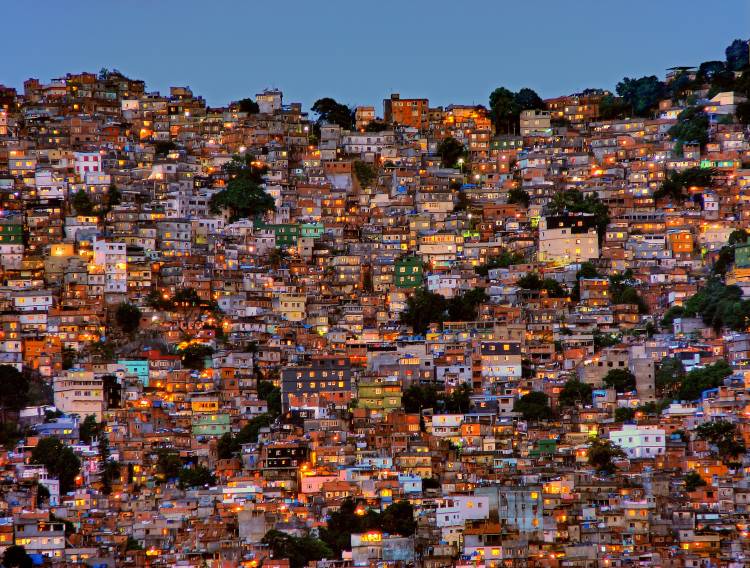 Nightfall in the Favela da Rocinha de Adelino Alves