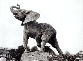 Young Elephant Caught in a Trap (1878) by Emmanuel Fremiet (1824-1910) in front of the Trocadero Pal