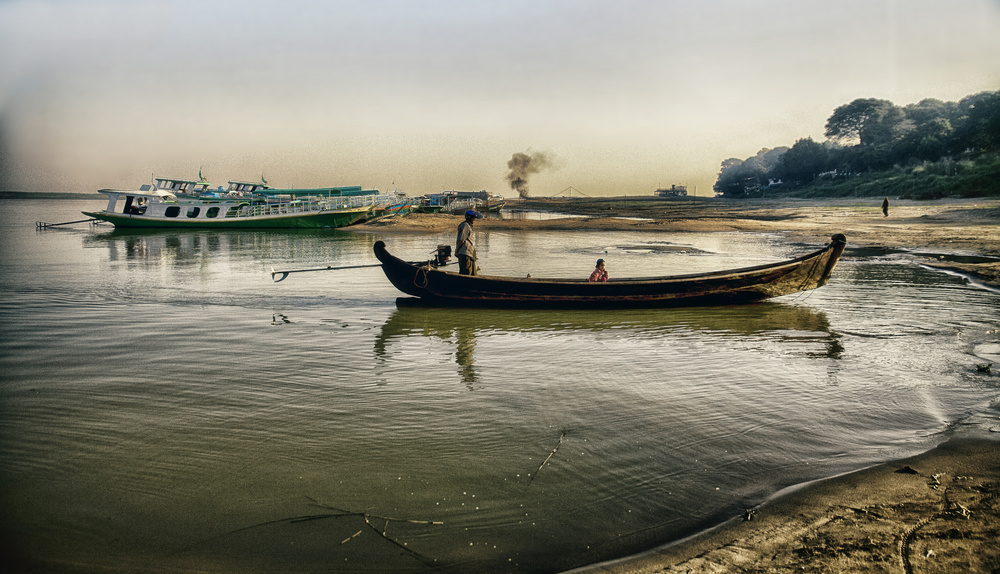 the river Myanmar de Alain Mazalrey