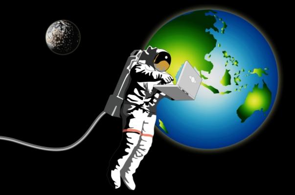 Astronaut with laptop in space de Aloysius Patrimonio