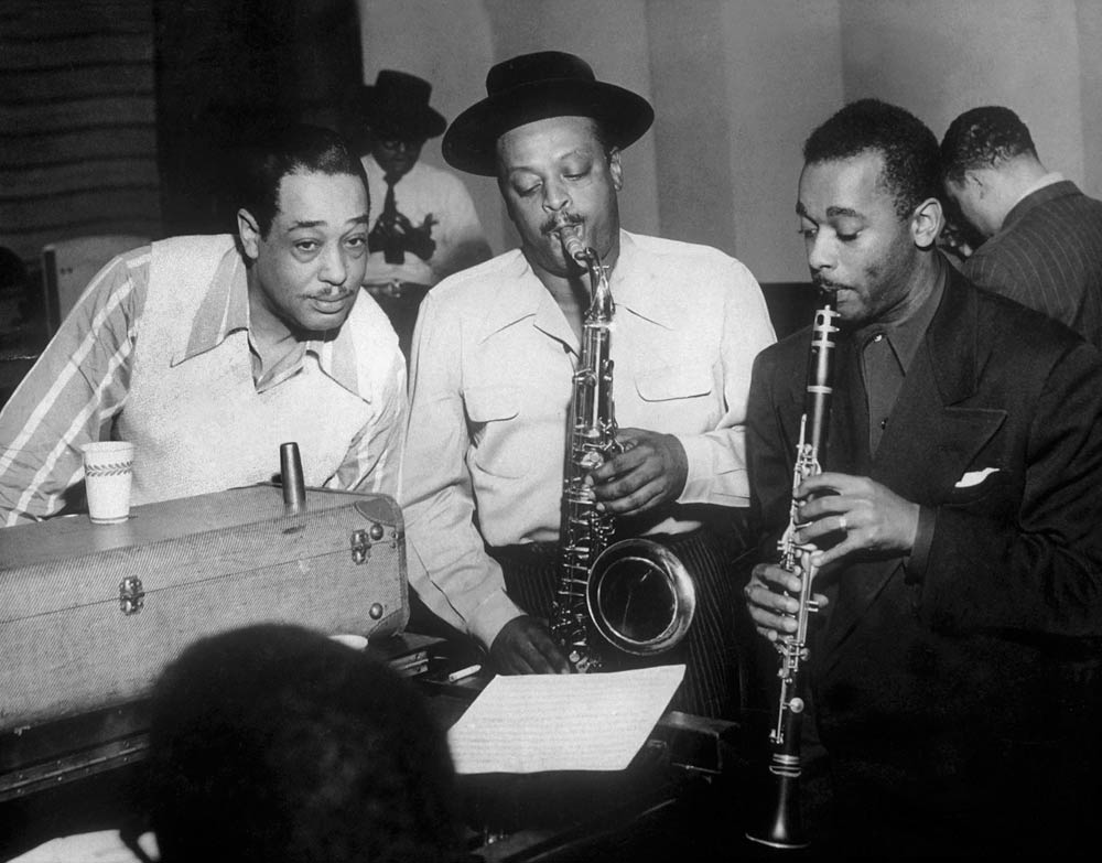 Duke Ellington with Ben Webster and Jimmy Hamilton at Carnegie Hall de American Photographer, (20th century)