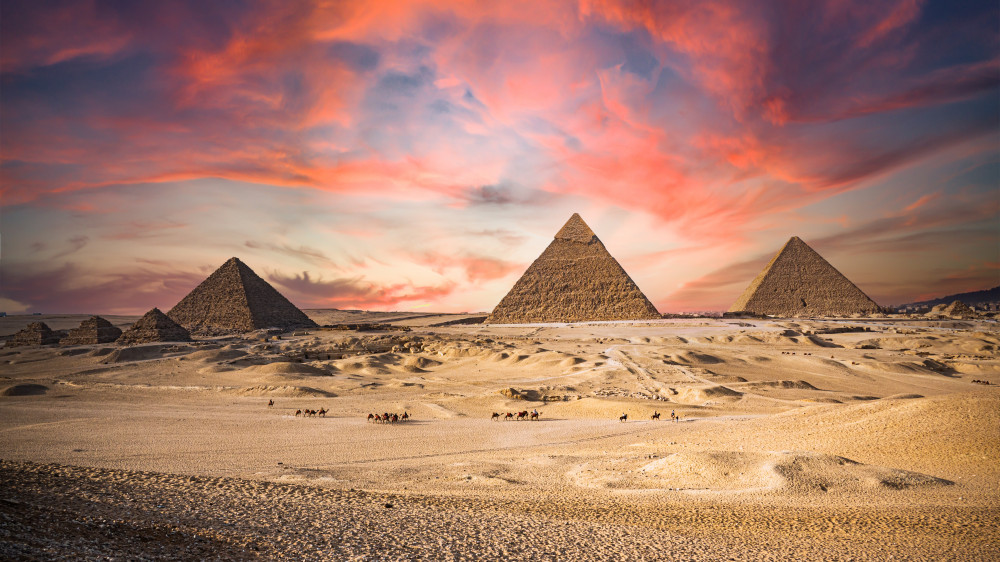 The 9 Pyramids of Giza de Amro