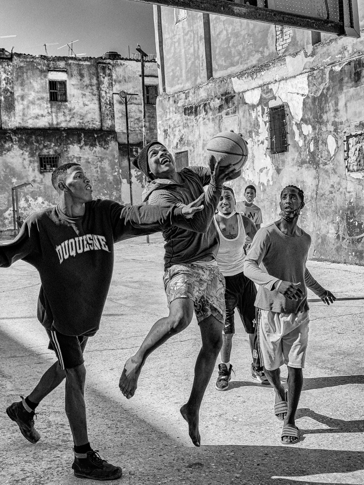 Playing Basketball de Andreas Bauer