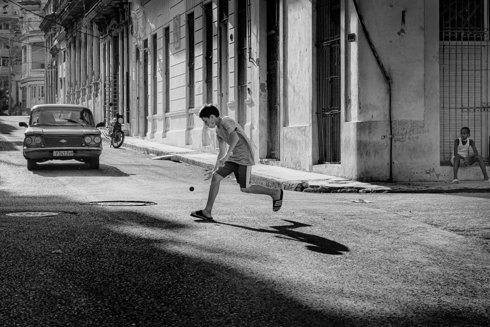 Playing in the Street de Andreas Bauer