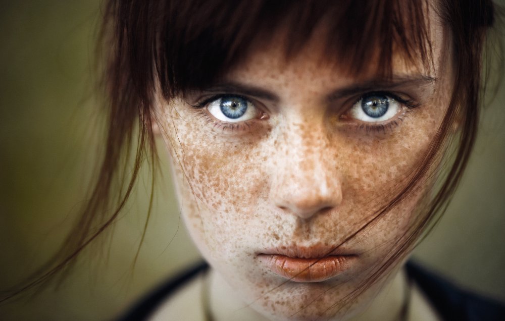 Eyes de Andrey Lobodin