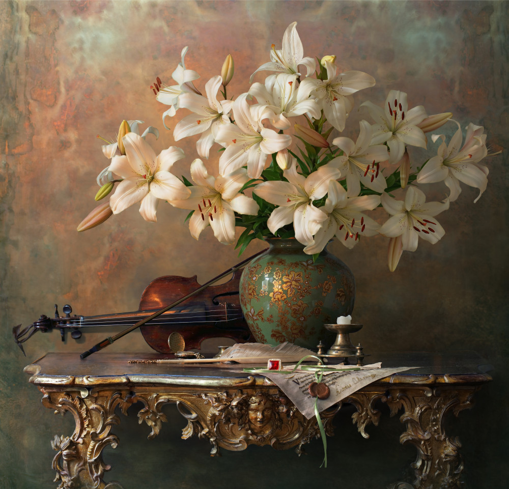 Still life with violin and lilies de Andrey Morozov