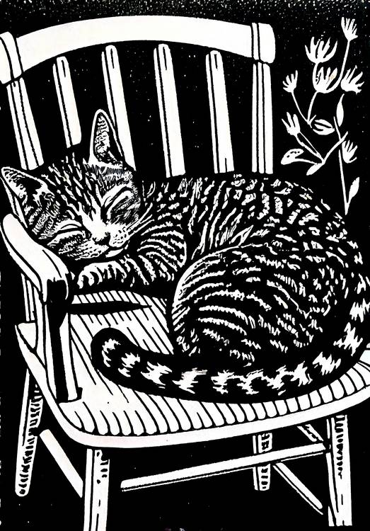 El gato duerme en una silla de jardín. linografía de Anja Frost