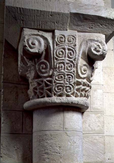 Carved column decorated with croziers and spirals de Anonym Romanisch