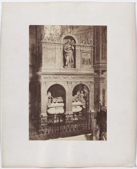 In the Charterhouse of Pavia: view of a tomb in the church de Anonym