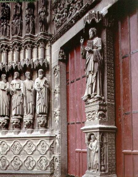 Central Portal of the West Facade depicting The Last Judgement, detail of statues of the Apostles,th de Anonymous