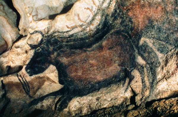 Rock painting of a black bull de Anonymous