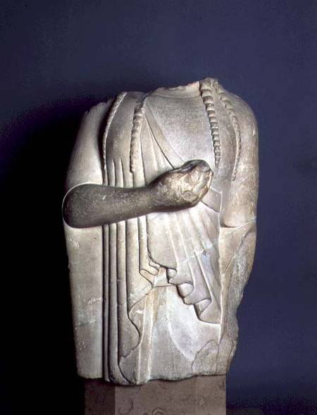 Statue of Aphrodite with a DoveGreek de Anonymous