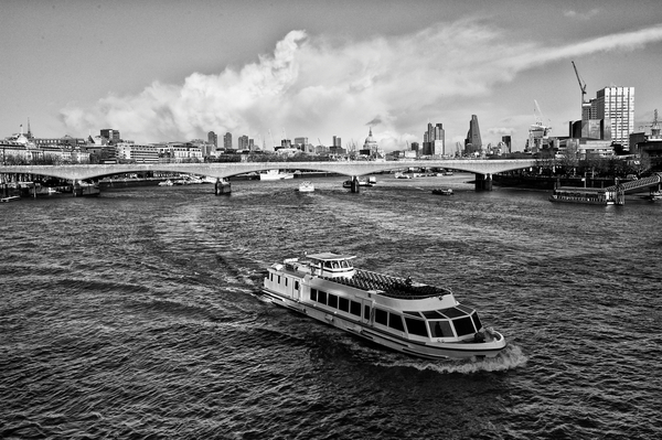 River boat on the Thames de Ant Smith