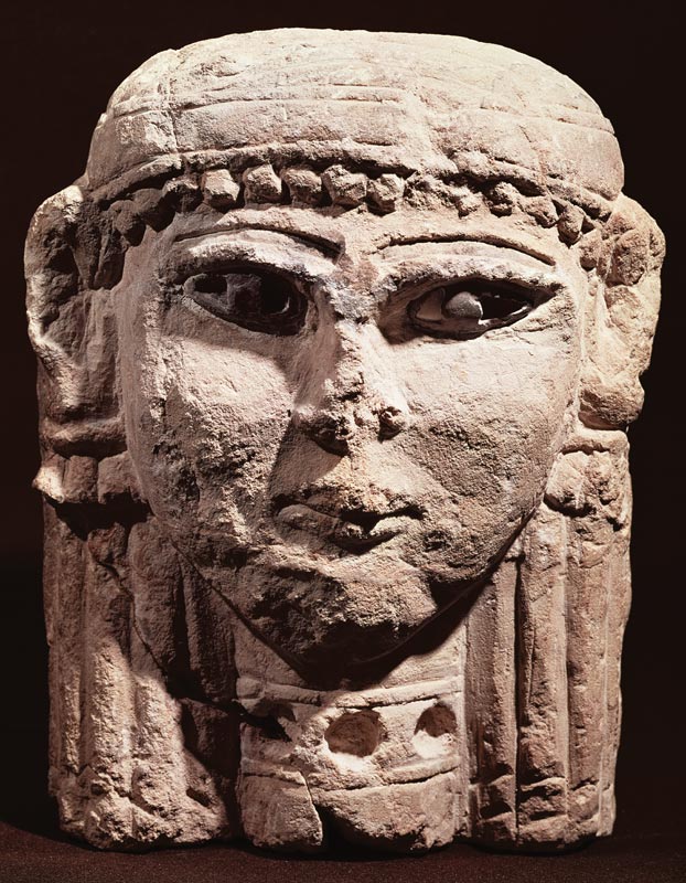 Head of the goddess Ishtar, from Amman, Jordan de Assyrian