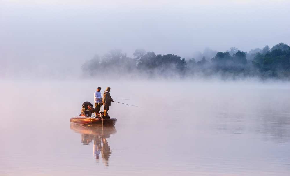 Fishing on Foggy Lake de Austin
