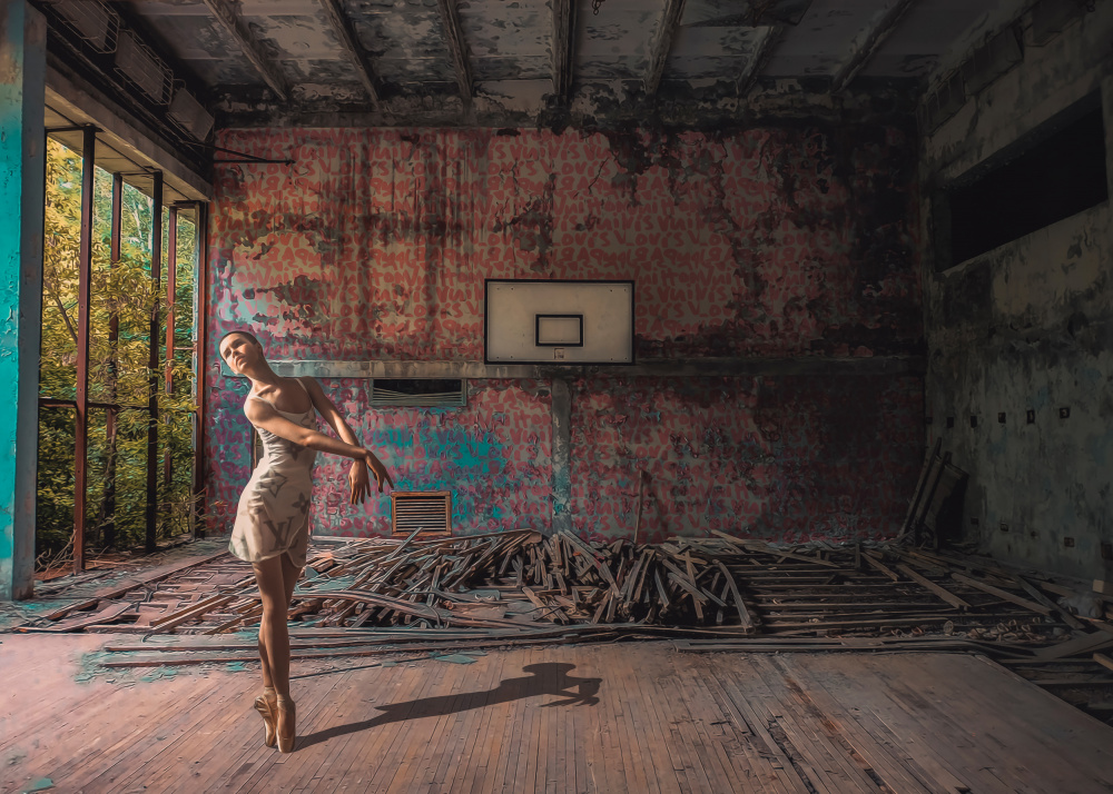 Abandoned Ballet Digital Painting 2 de Baard Martinussen