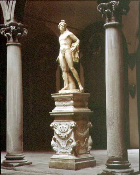 Bacchus on a base designed by Benedetto da Rovezzano (1474-1552) within the inner courtyard designed de Baccio Bandinelli