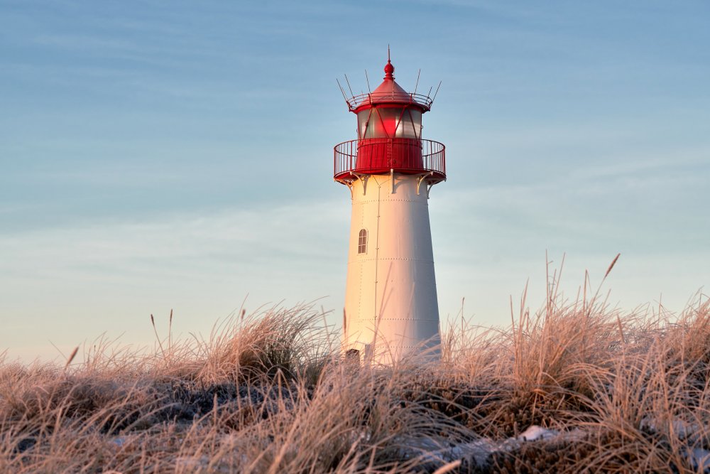 Lighthouse on winter morning de Bodo Balzer