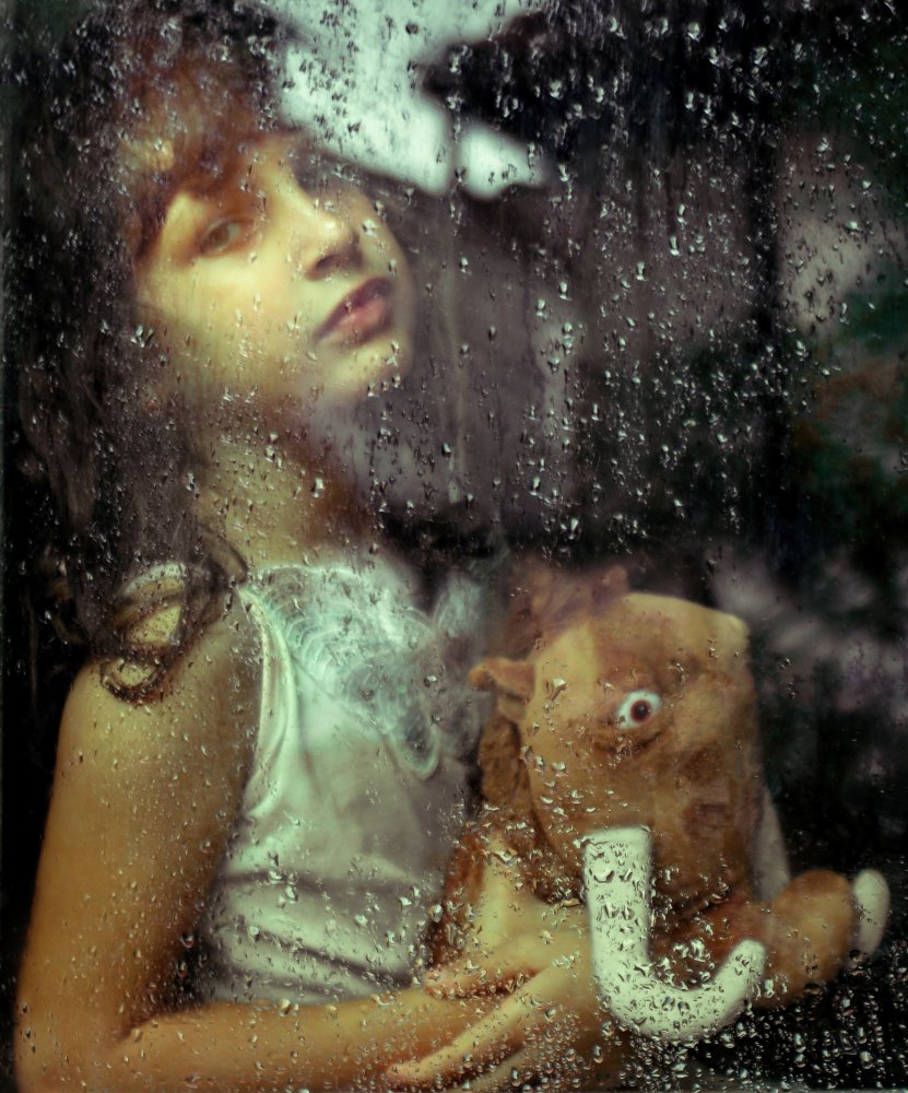 Rainy day (The girl &amp; the mammouth) de Bogdan-Adrian Deac