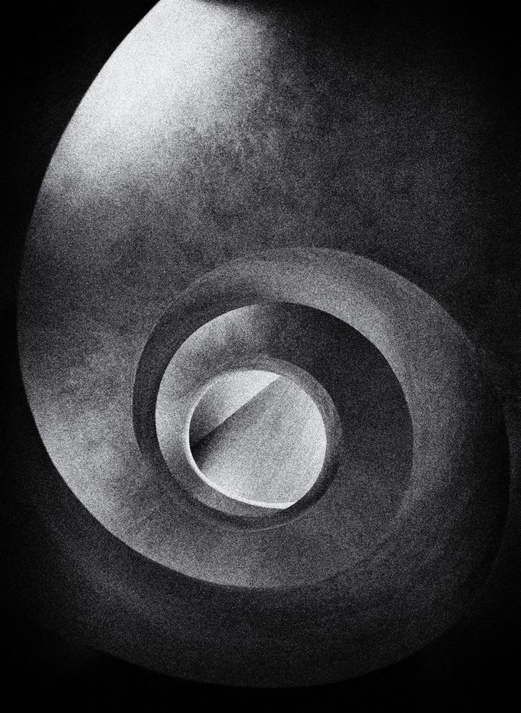 Spiral and diagonal de Burghard Nitzschmann