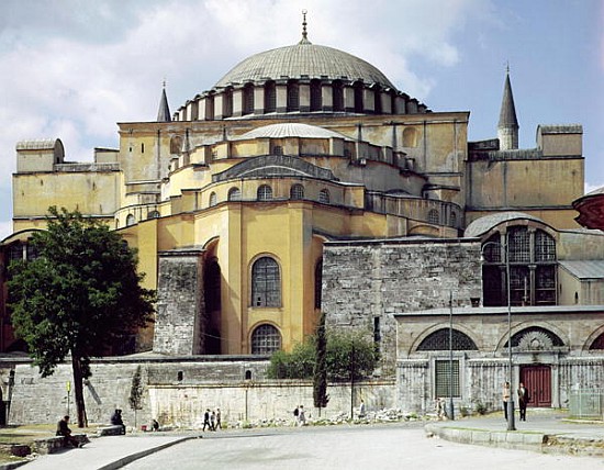 Exterior view of the cupola, 532-37 de Byzantine School