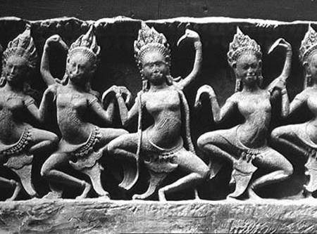 Dancing Apsarasas, detail from a frieze de Cambodian
