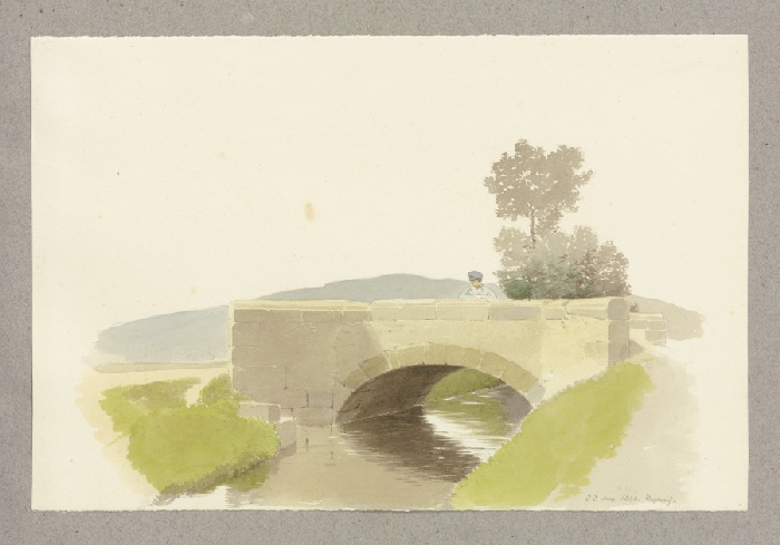 Eine über den Rehbach führende steinerne Bogenbrücke, auf dieser ein aufs Wasser schauender Mann de Carl Theodor Reiffenstein