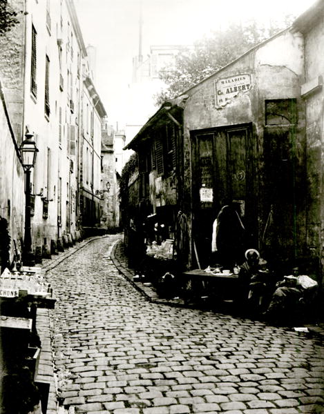 Rue du Jardinet and the cul-de-sac of Rohan, Paris, 1858-78 (b/w photo)  de Charles Marville