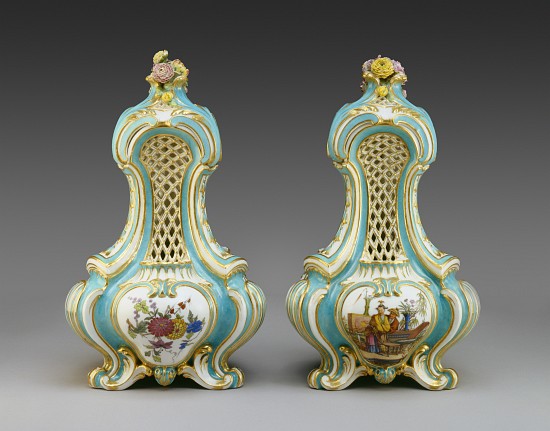 Pair of Triangular Pot-pourri Vases de Charles Nicolas Dodin