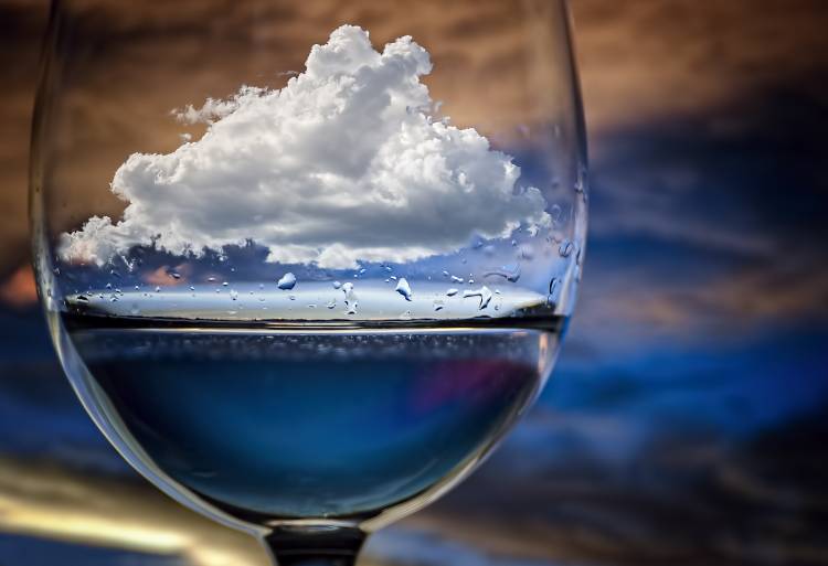 Cloud in a glass de Chechi Peinado