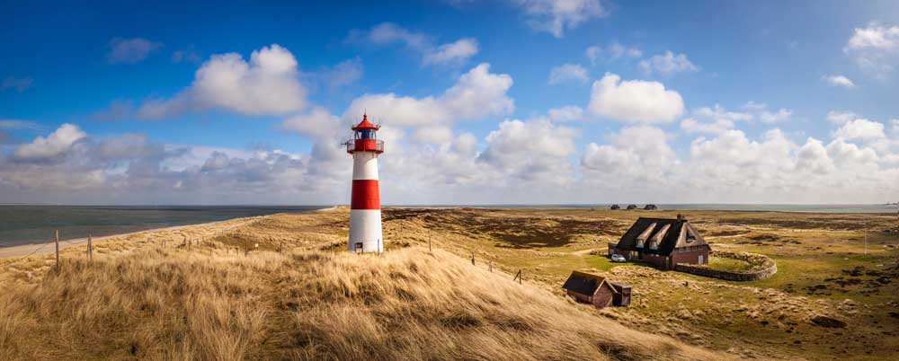 List-Ost lighthouse on the Elbow Peninsula de Christian Müringer