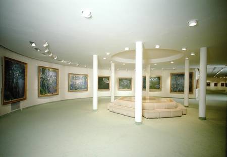 Interior with paintings de Claude Monet
