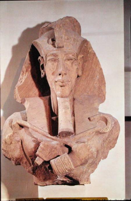 Bust of Amenophis IV (Akhenaten) (c.1364-1347 BC) from the Temple of Amun, Karnak, New Kingdom de Egyptian