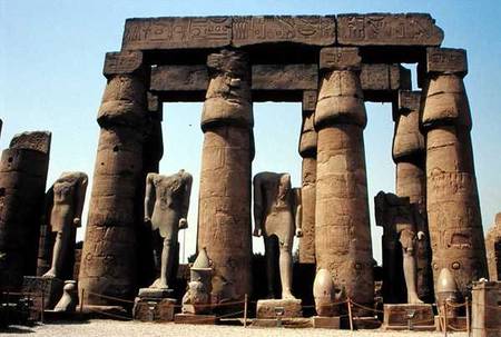 Statues of Ramesses II (1298-32 BC) and papyrus-bud columns in the Peristyle Court, New Kingdom de Egyptian