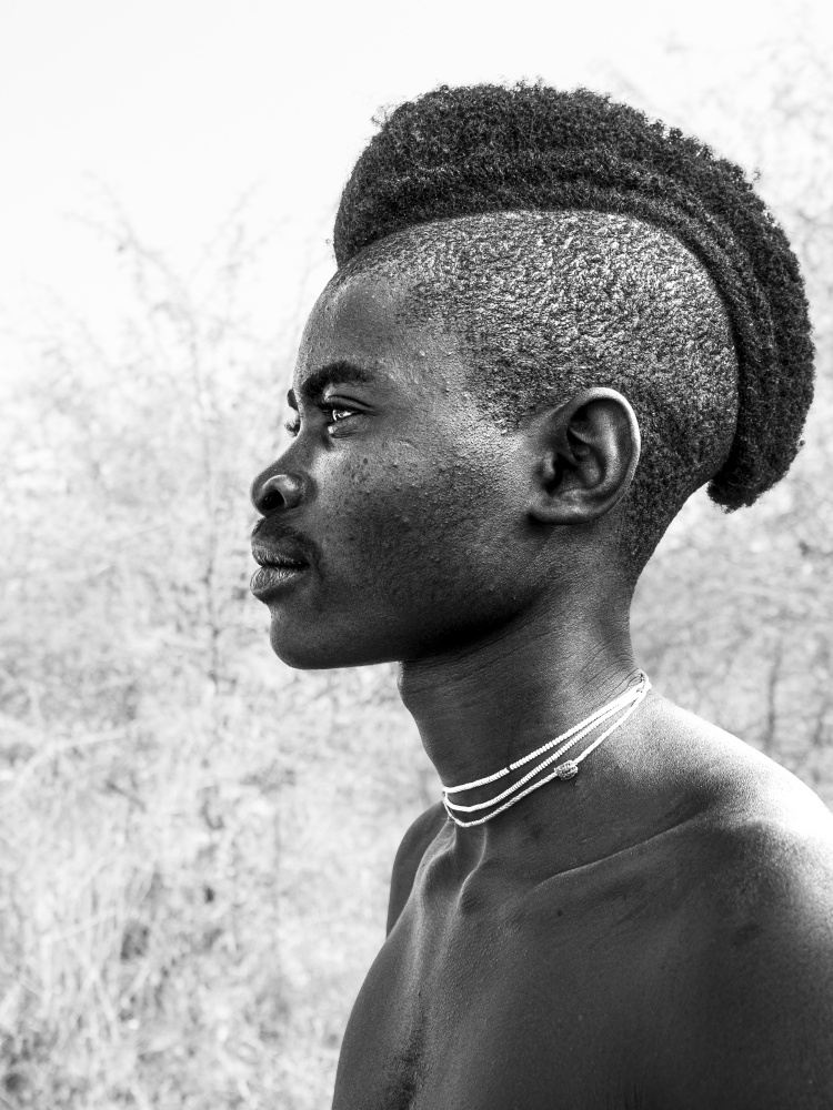 Mukubal teenager at Southern Angola de Elena Molina